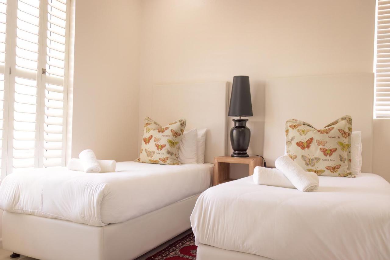 Beach Club Self Catering Apartments Mossel Bay Exteriör bild