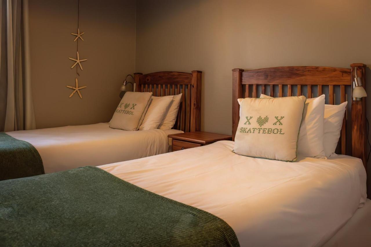Beach Club Self Catering Apartments Mossel Bay Exteriör bild