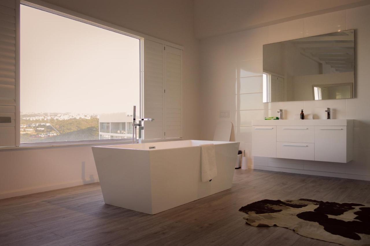 Beach Club Self Catering Apartments Mossel Bay Exteriör bild
