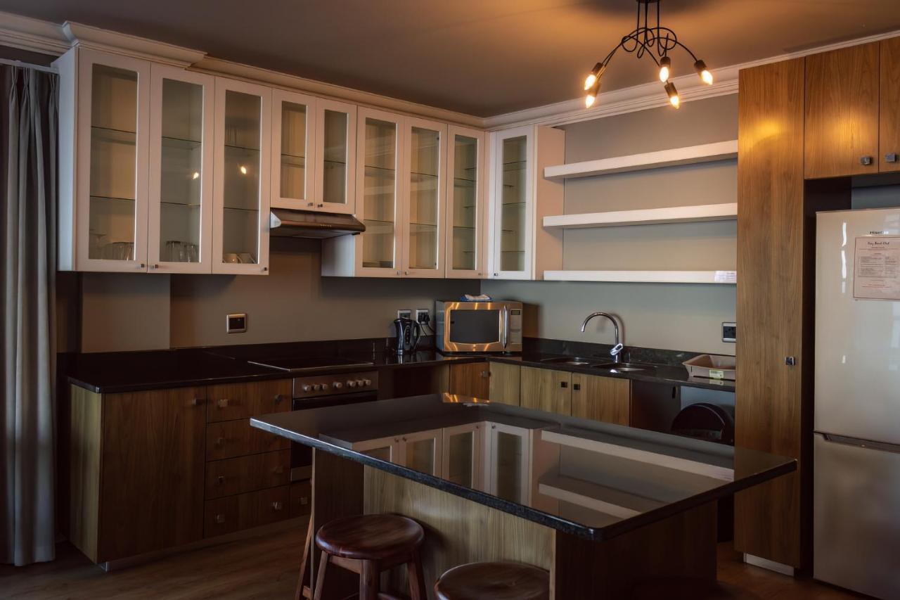 Beach Club Self Catering Apartments Mossel Bay Exteriör bild
