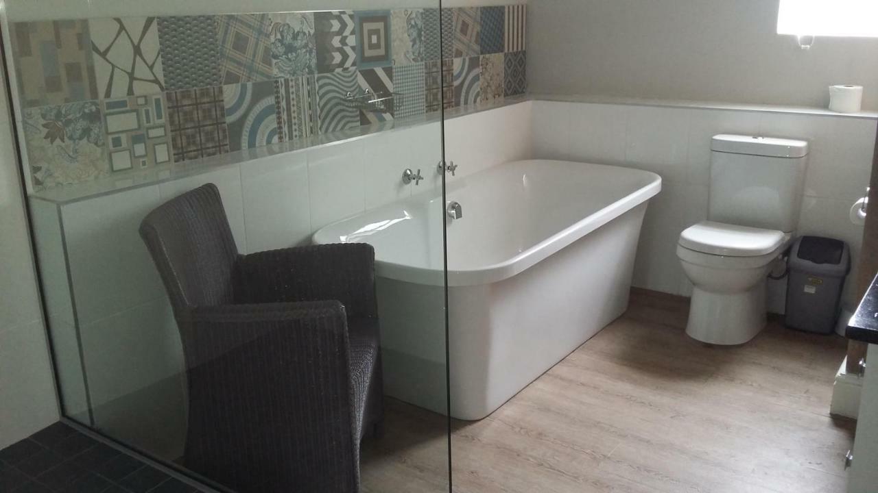 Beach Club Self Catering Apartments Mossel Bay Exteriör bild
