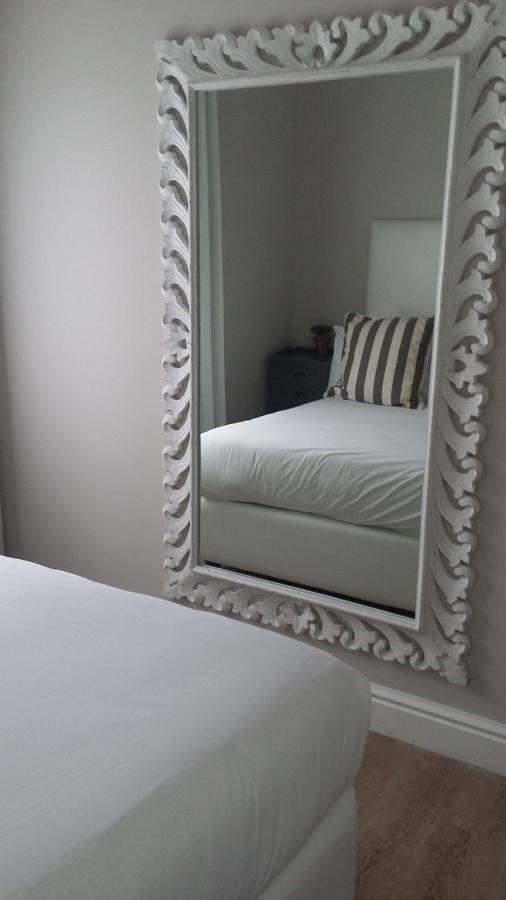 Beach Club Self Catering Apartments Mossel Bay Exteriör bild