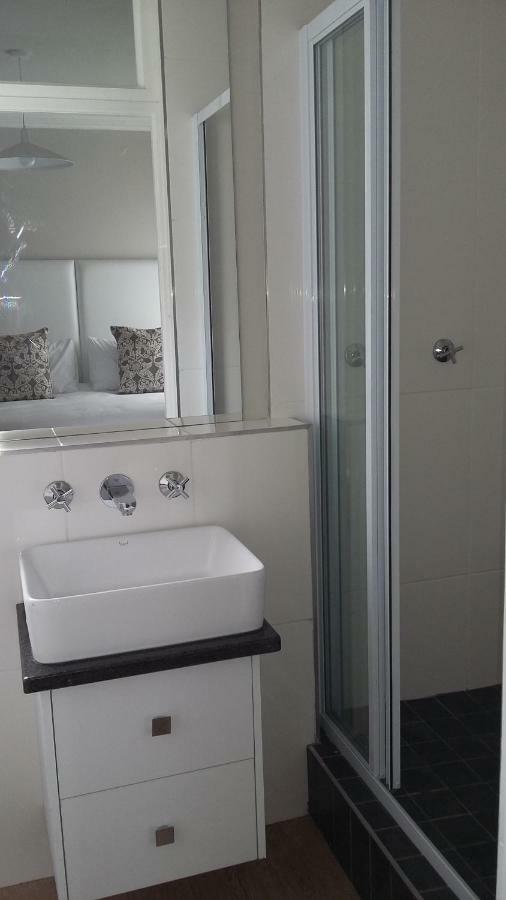 Beach Club Self Catering Apartments Mossel Bay Exteriör bild