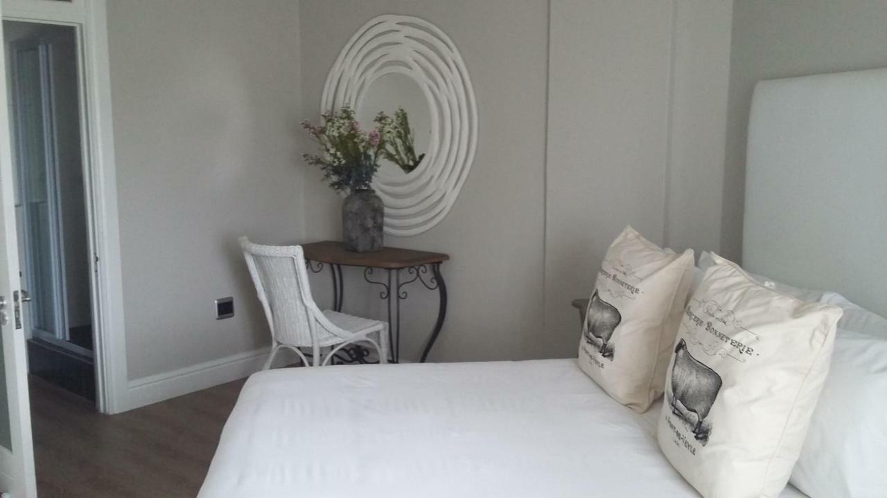 Beach Club Self Catering Apartments Mossel Bay Exteriör bild