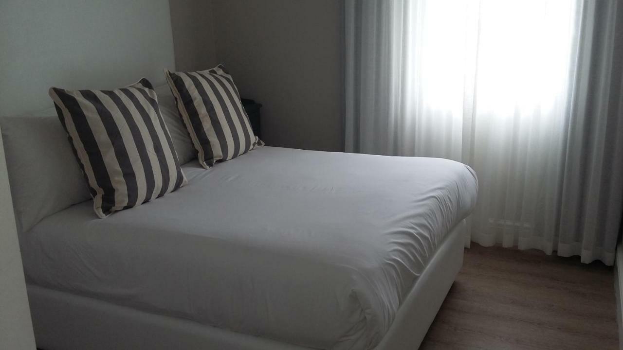 Beach Club Self Catering Apartments Mossel Bay Exteriör bild