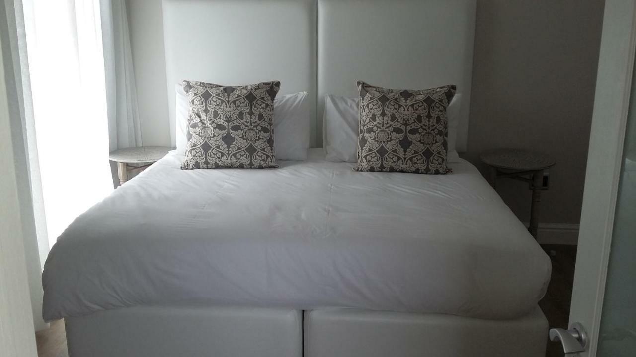Beach Club Self Catering Apartments Mossel Bay Exteriör bild
