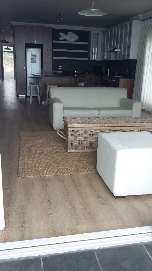 Beach Club Self Catering Apartments Mossel Bay Exteriör bild